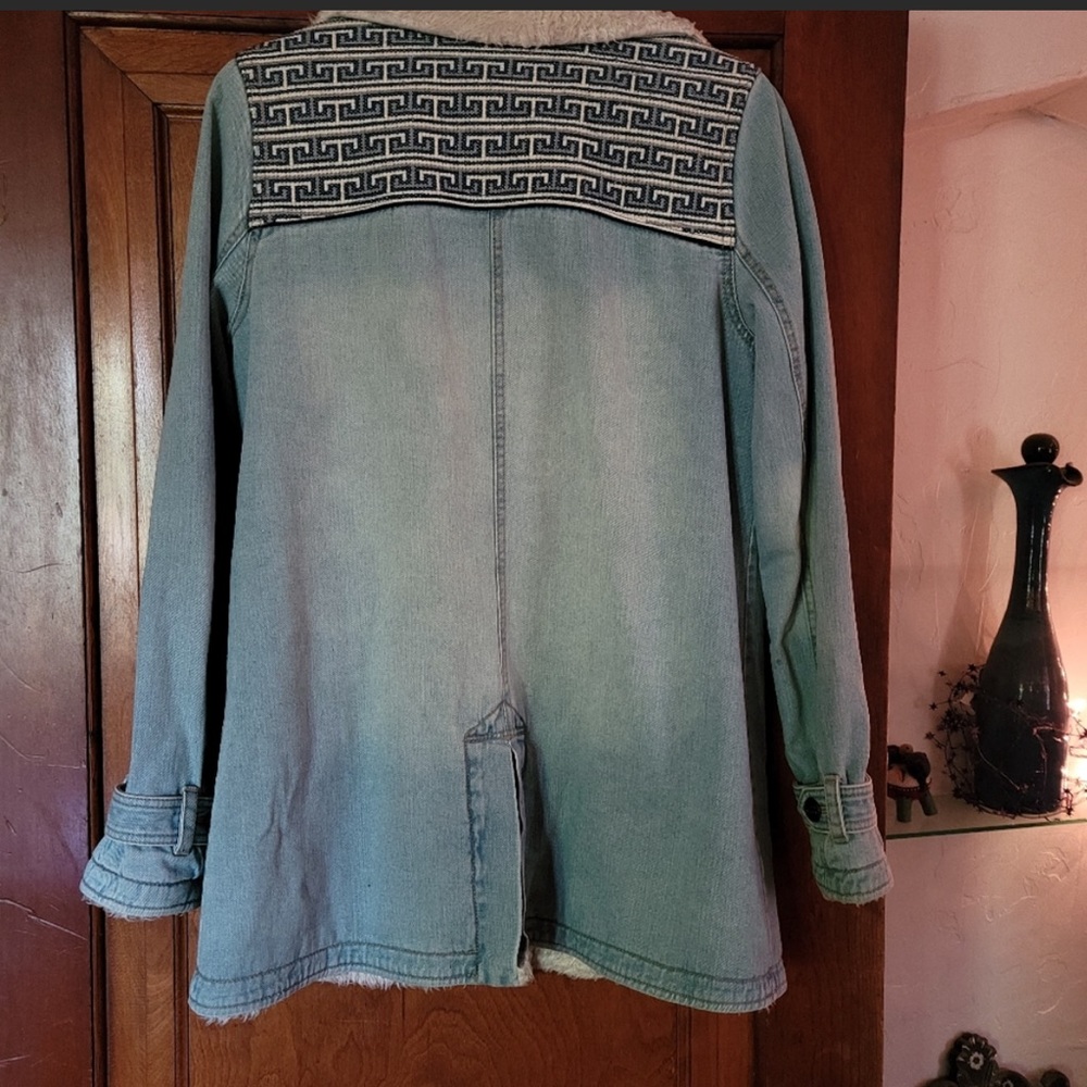 Free people embroidered Sherpa jacket size Small